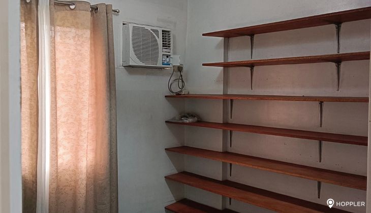 "2BR Condo for Rent in Bonifacio Heights, Lawton Avenue, Taguig"05