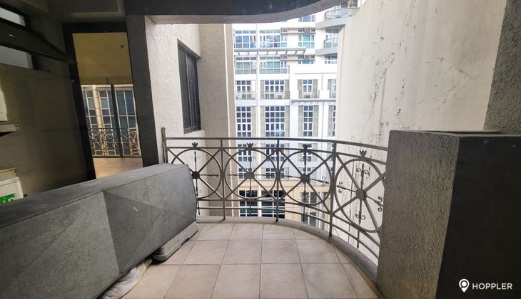 "2BR Condo for Rent in La Maison, San Lorenzo Village, Makati"09