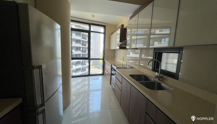 "2BR Condo for Rent in Arya Residences, BGC - Bonifacio Global City, Taguig"08
