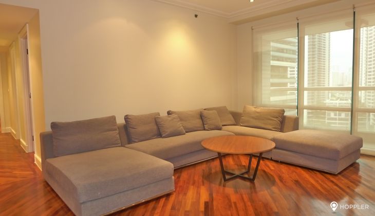 "2BR Condo for Rent in Amorsolo East, Rockwell Center, Makati"02