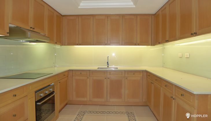 "2BR Condo for Rent in Amorsolo East, Rockwell Center, Makati"03