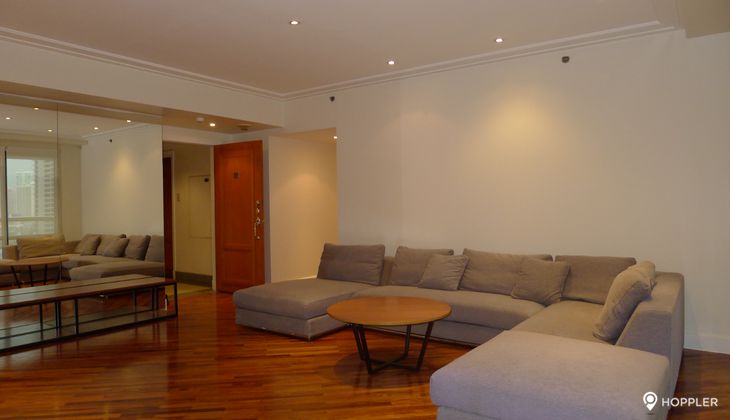 "2BR Condo for Rent in Amorsolo East, Rockwell Center, Makati"07