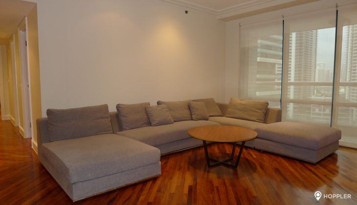 "2BR Condo for Rent in Amorsolo East, Rockwell Center, Makati"08