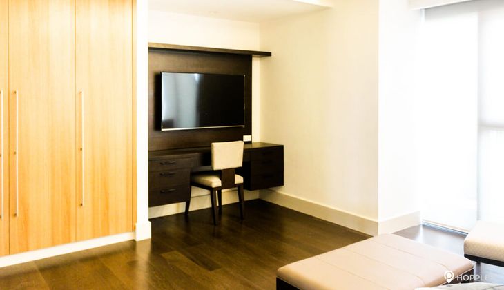 "3BR Condo for Rent in Edades Tower and Garden Villas, Rockwell Center, Makati"02