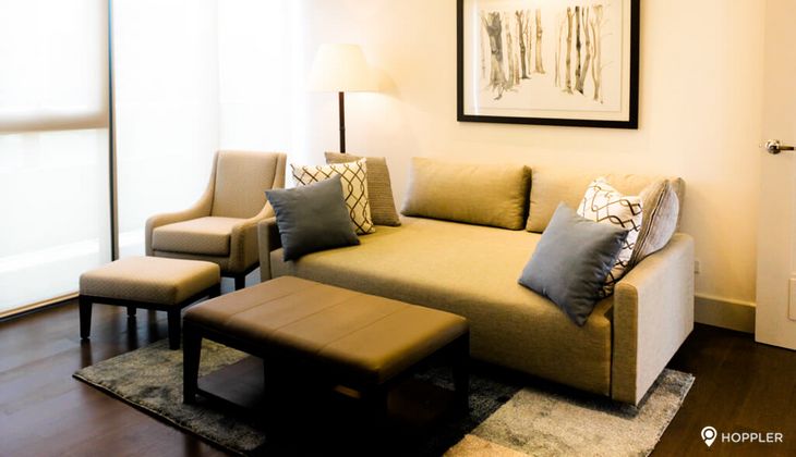 "3BR Condo for Rent in Edades Tower and Garden Villas, Rockwell Center, Makati"03