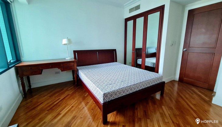 "2BR Condo for Rent in Hidalgo Place, Rockwell Center, Makati"03
