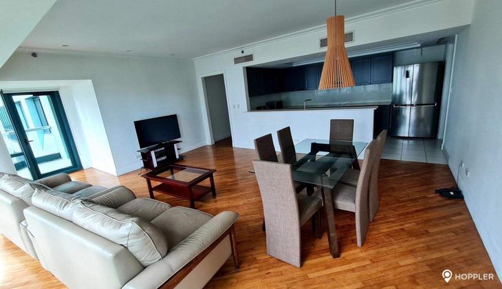 "2BR Condo for Rent in Hidalgo Place, Rockwell Center, Makati"04