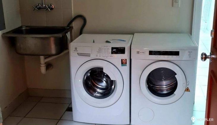 "2BR Condo for Rent in Hidalgo Place, Rockwell Center, Makati"05