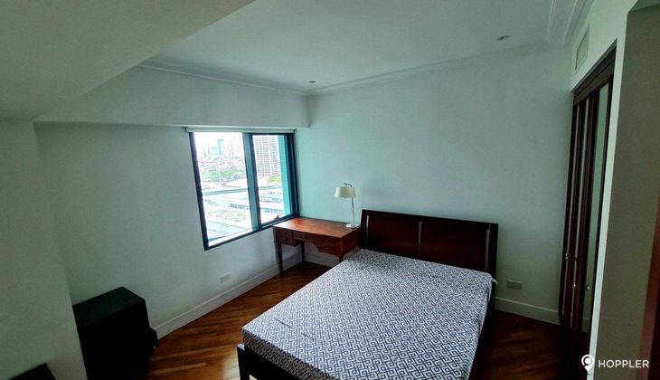 "2BR Condo for Rent in Hidalgo Place, Rockwell Center, Makati"07
