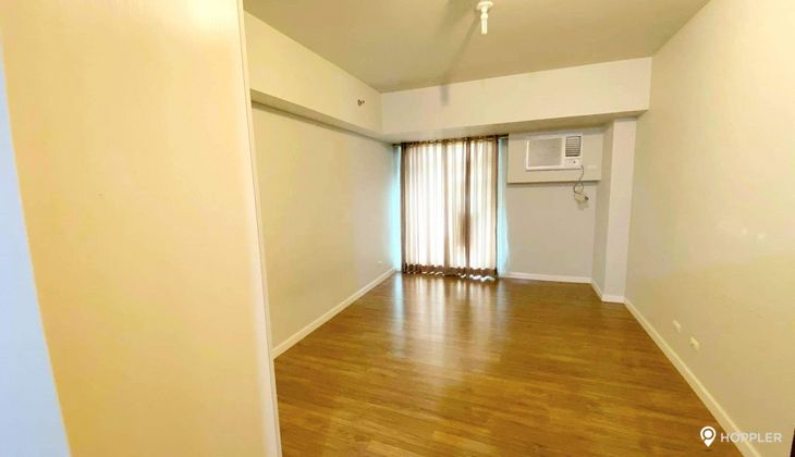 "Studio Condo for Rent in Kroma Tower, Legazpi Village, Makati"04
