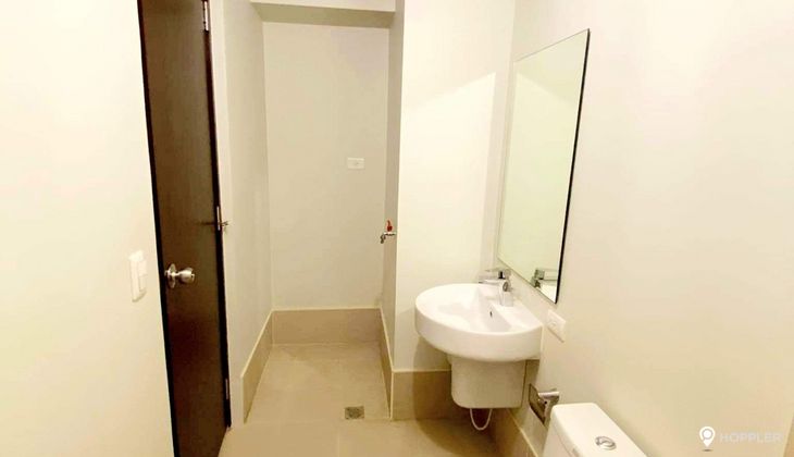 "Studio Condo for Rent in Kroma Tower, Legazpi Village, Makati"05