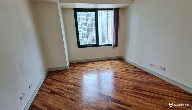 "2BR Condo for Rent in Amorsolo East, Rockwell Center, Makati"07