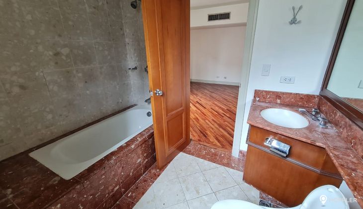 "2BR Condo for Rent in Amorsolo East, Rockwell Center, Makati"10
