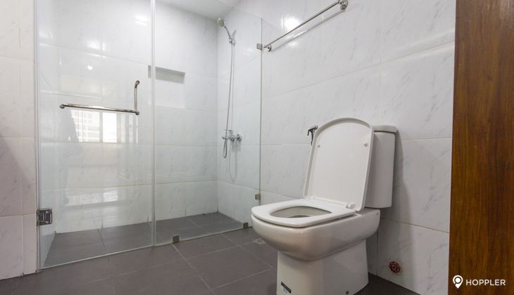 "4BR Condo for Rent in The Ritz Towers, Urdaneta Village, Makati"08