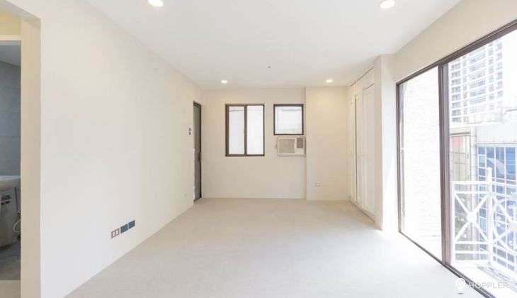 "3BR Condo for Rent in La Maison, San Lorenzo Village, Makati"06