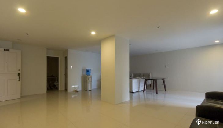 "3BR Condo for Rent in La Maison, San Lorenzo Village, Makati"07