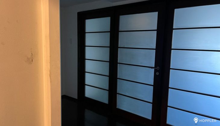 "3BR Condo for Rent in Twin Towers, Urdaneta Village, Makati"02