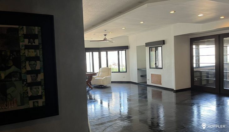 "3BR Condo for Rent in Twin Towers, Urdaneta Village, Makati"04