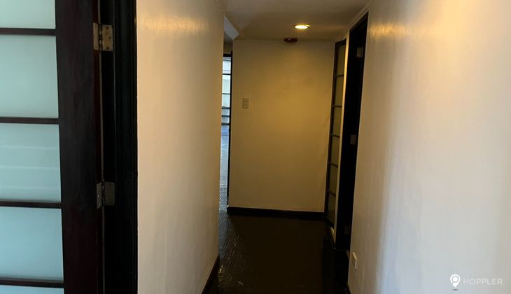 "3BR Condo for Rent in Twin Towers, Urdaneta Village, Makati"09