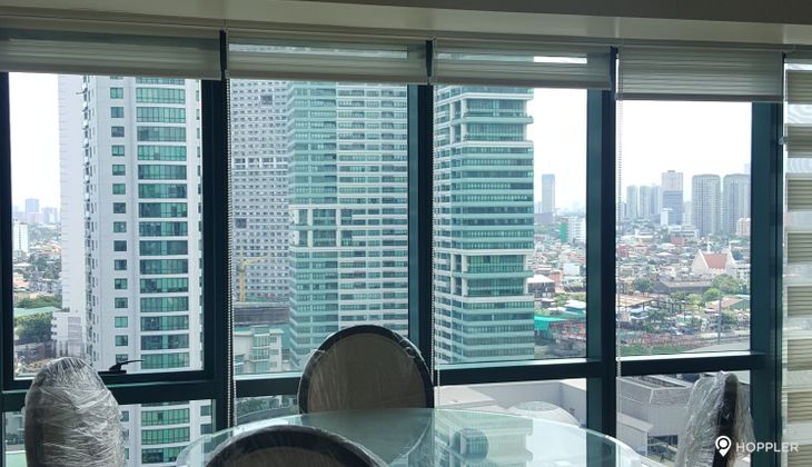 "1BR Condo for Rent in Hidalgo Place, Rockwell Center, Makati"02