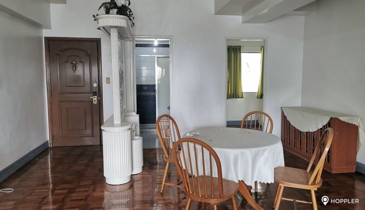 "2BR Condo for Rent in BSA Suites, Legazpi Village, Makati"02