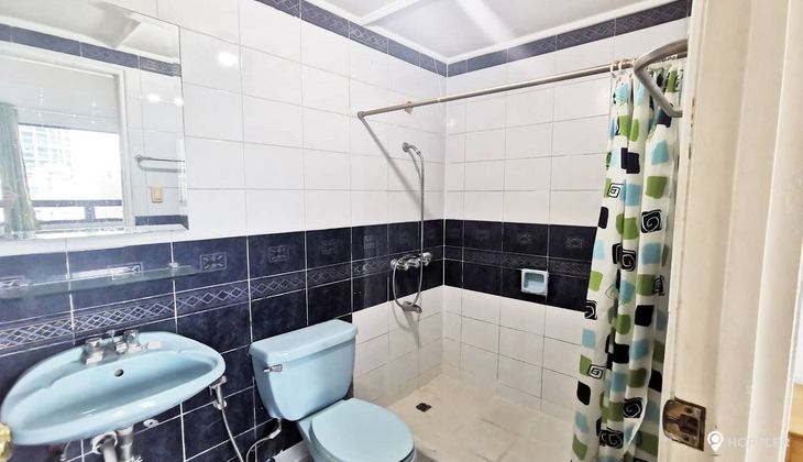 "2BR Condo for Rent in BSA Suites, Legazpi Village, Makati"07