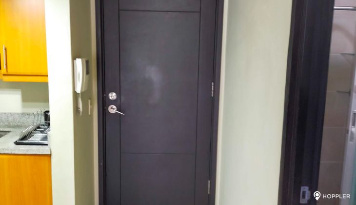"Studio Condo for Rent in Fairways Tower, BGC - Bonifacio Global City, Taguig"02