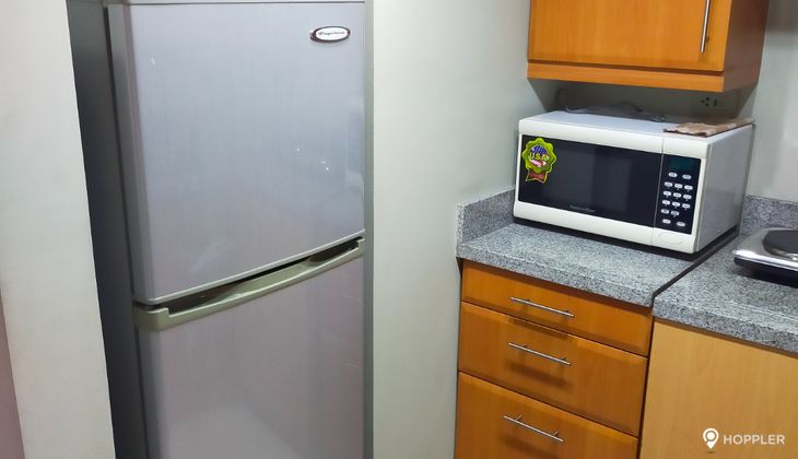 "Studio Condo for Rent in Fairways Tower, BGC - Bonifacio Global City, Taguig"04