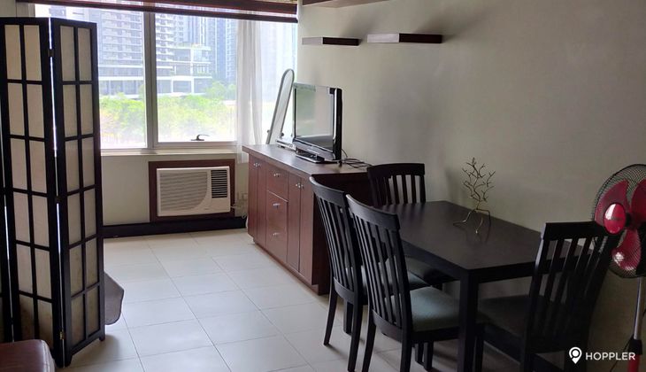 "Studio Condo for Rent in Fairways Tower, BGC - Bonifacio Global City, Taguig"06