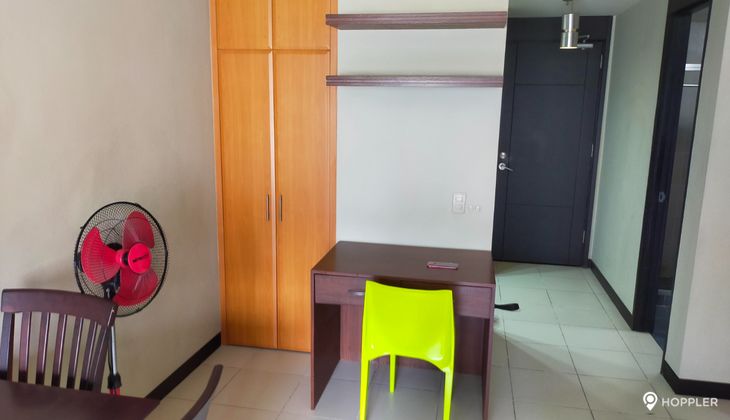 "Studio Condo for Rent in Fairways Tower, BGC - Bonifacio Global City, Taguig"07