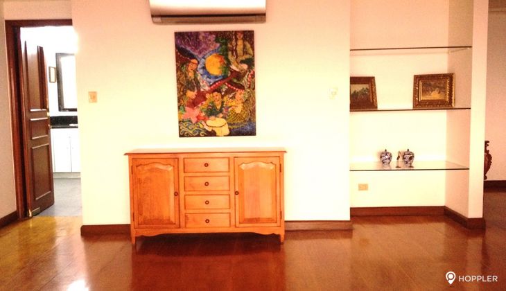 "3BR Condo for Rent in Pacific Plaza Ayala, Urdaneta Village, Makati"02