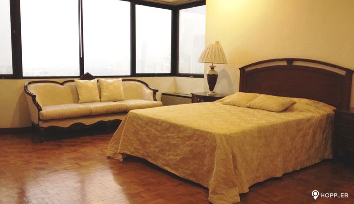 "3BR Condo for Rent in Pacific Plaza Ayala, Urdaneta Village, Makati"05