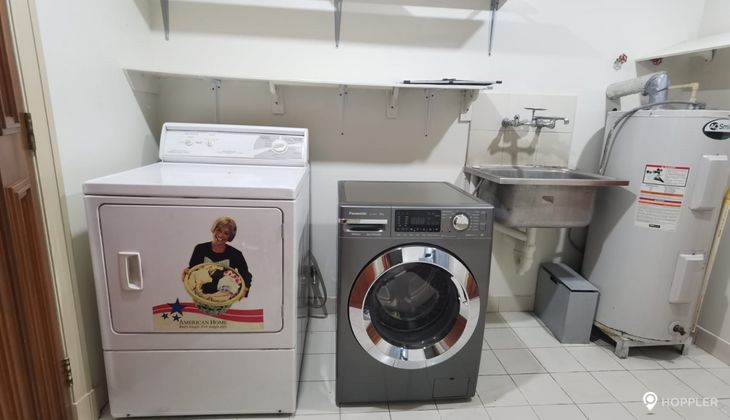 "3BR Condo for Rent in Rizal Tower, Rockwell Center, Makati"04