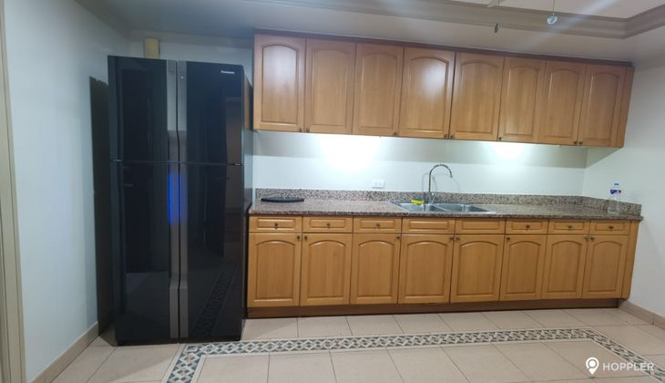 "3BR Condo for Rent in Rizal Tower, Rockwell Center, Makati"08