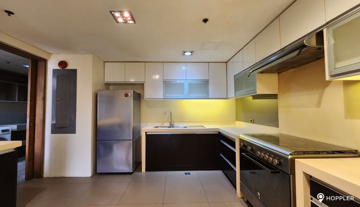 "3BR Condo for Rent in Alexandra Condominium, Ortigas Center, Pasig"06