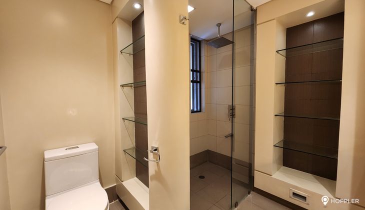 "3BR Condo for Rent in Alexandra Condominium, Ortigas Center, Pasig"10