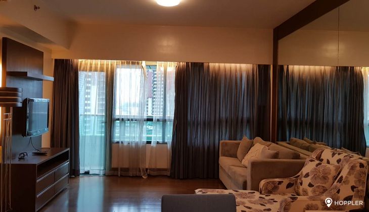 "1BR Condo for Rent in Edades Tower and Garden Villas, Rockwell Center, Makati"04