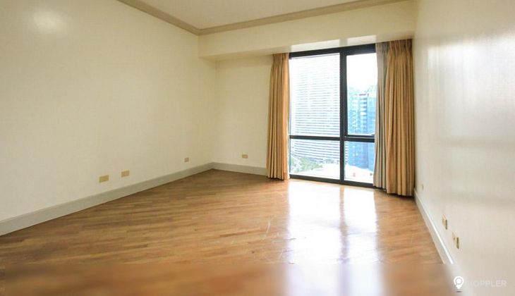 "3BR Condo for Rent in Luna Gardens, Rockwell Center, Makati"04