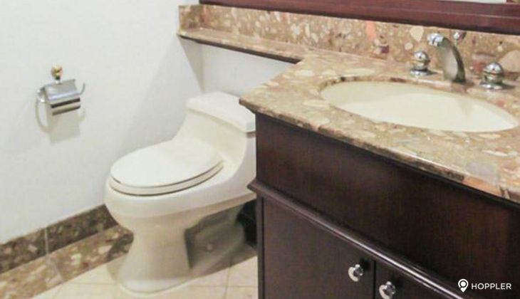 "3BR Condo for Rent in Luna Gardens, Rockwell Center, Makati"10