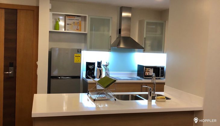 "2BR Condo for Rent in Park Terraces, San Lorenzo Village, Makati"04