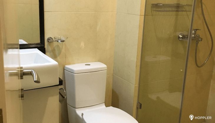 "2BR Condo for Rent in The Shang Grand Tower, Legazpi Village, Makati"04