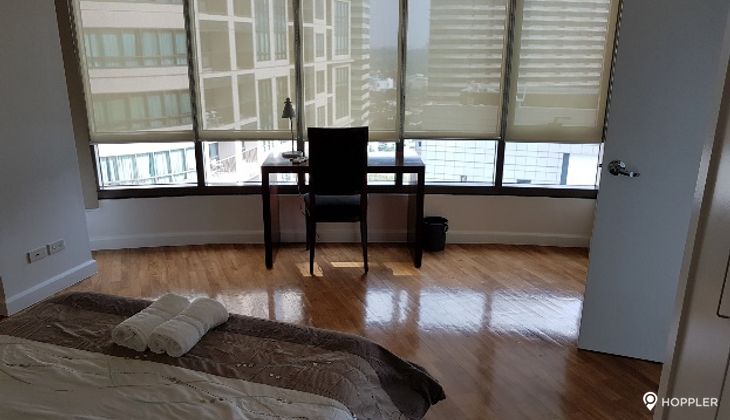 "2BR Condo for Rent in Joya Lofts and Towers, Rockwell Center, Makati"04