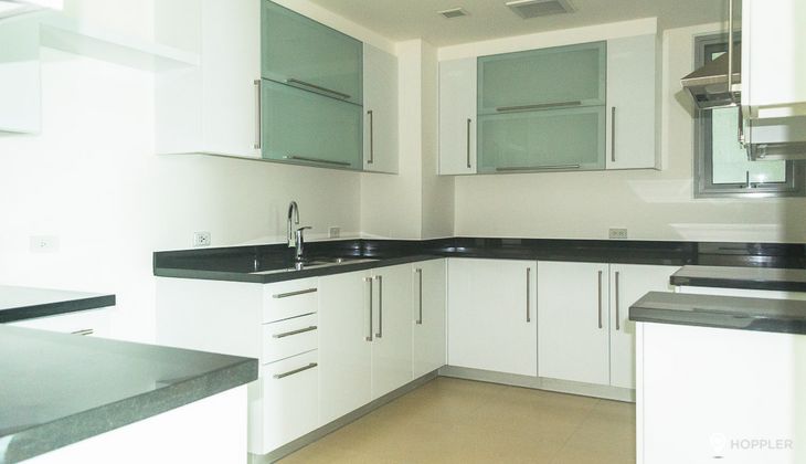"2BR Condo for Rent in One Serendra, BGC - Bonifacio Global City, Taguig"04