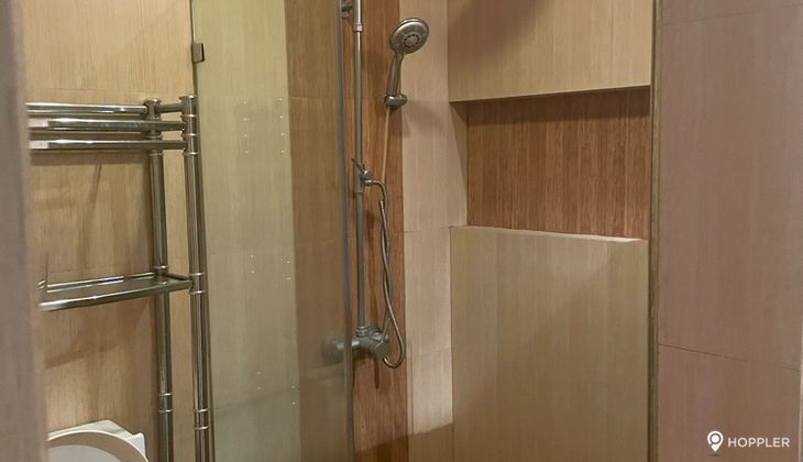 "2BR Condo for Rent in Easton Place, Salcedo Village, Makati"04