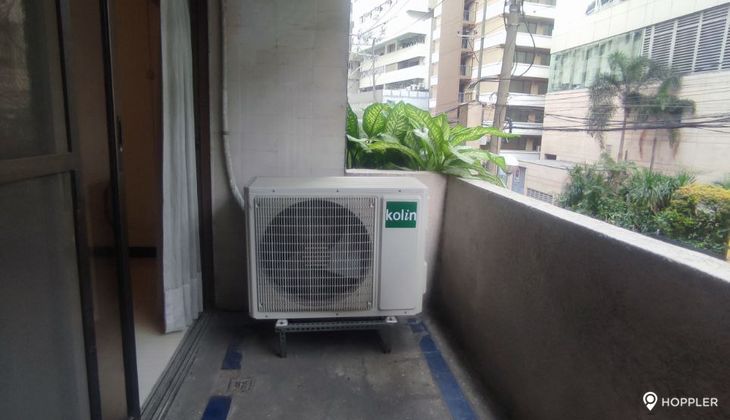 "2BR Condo for Rent in Century Plaza, Legazpi Village, Makati"07