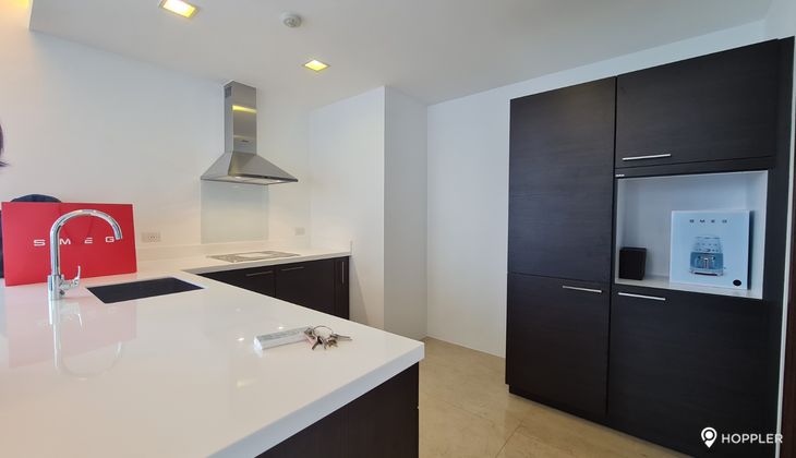 "2BR Condo for Rent in The Suites at One Bonifacio High Street, BGC - Bonifacio Global City, Taguig"05