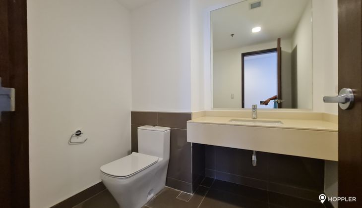 "2BR Condo for Rent in The Suites at One Bonifacio High Street, BGC - Bonifacio Global City, Taguig"06