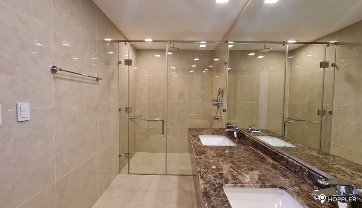 "2BR Condo for Rent in The Suites at One Bonifacio High Street, BGC - Bonifacio Global City, Taguig"09