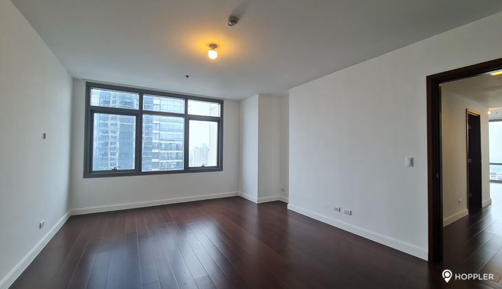 "2BR Condo for Rent in The Suites at One Bonifacio High Street, BGC - Bonifacio Global City, Taguig"10