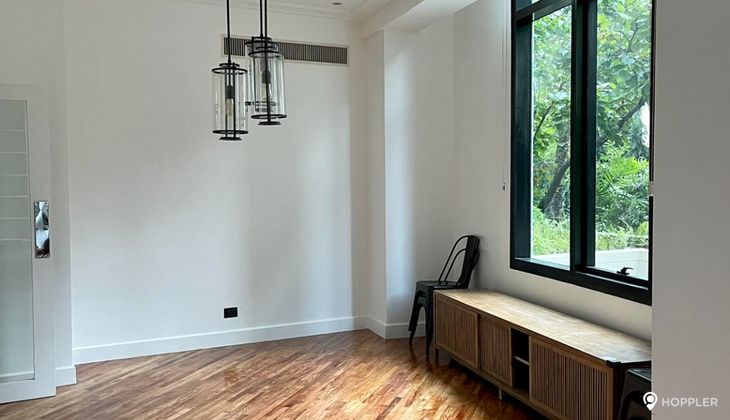 "2BR Condo for Rent in Amorsolo West, Rockwell Center, Makati"03